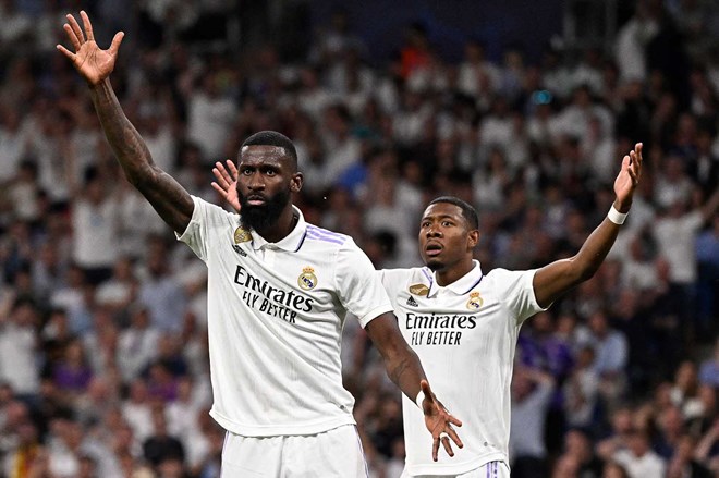 Ác mộng đang chờ Antonio Rudiger sau trận thua Barcelona