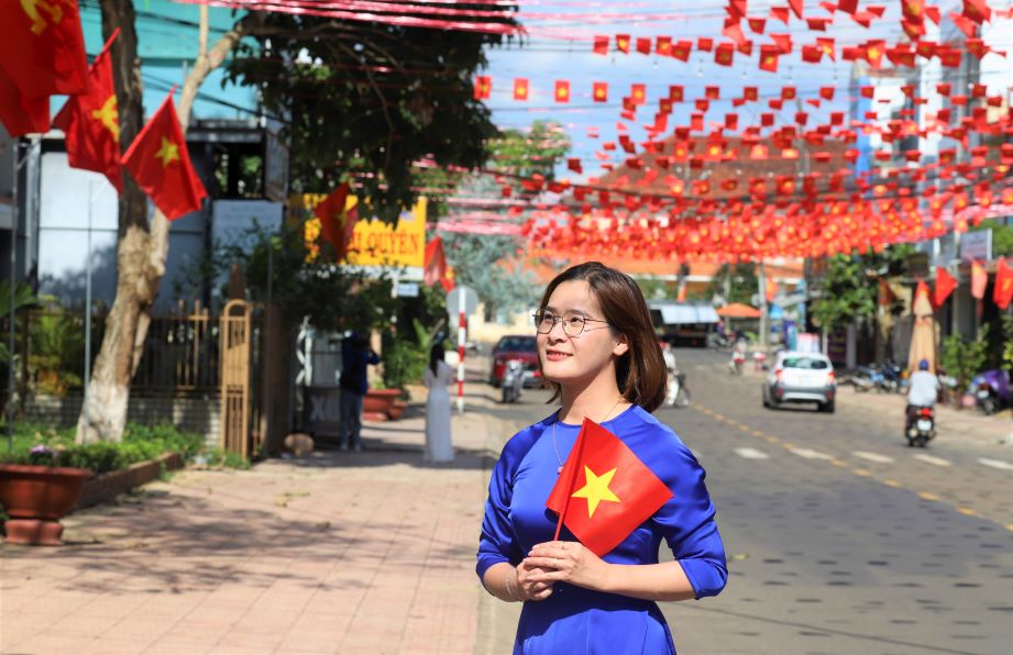 Nguoi tre o Lam Dong hao huc don cho ngay dai le 30.4. Anh: Lam Hong