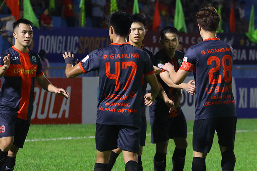 Phu Dong Ninh Binh was held to a draw by the bottom team of the 2024-2025 First Division. Photo: PDNB FC