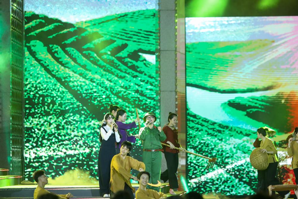Tiet muc “Cong truong ron tieng ca” cua Ha Le - ca nuong Kieu Anh. Anh: Minh Anh