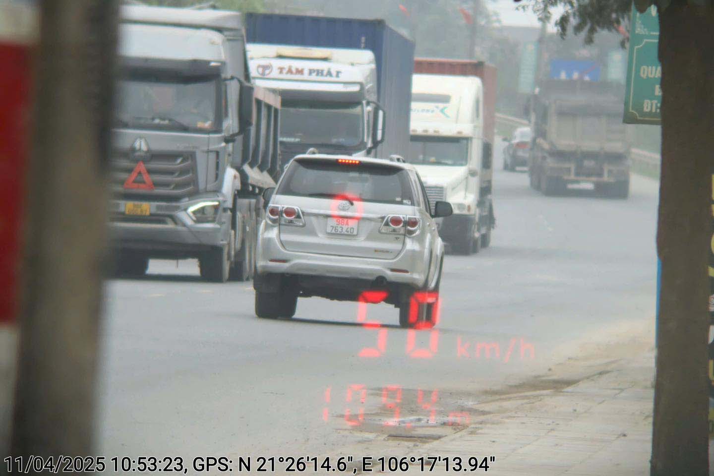 Un vehiculo fue detenido en Baekje. Foto de la Policia de Baekje