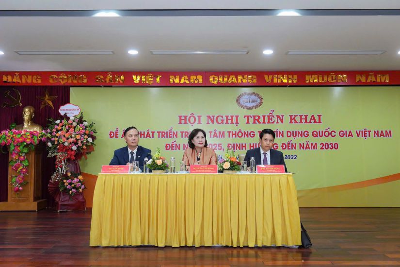 Ms. Nguyen Thi Hong - Member of the Party Central Committee, Governor of the State Bank chaired the Conference to deploy the CIC Development Project. Photo: CIC