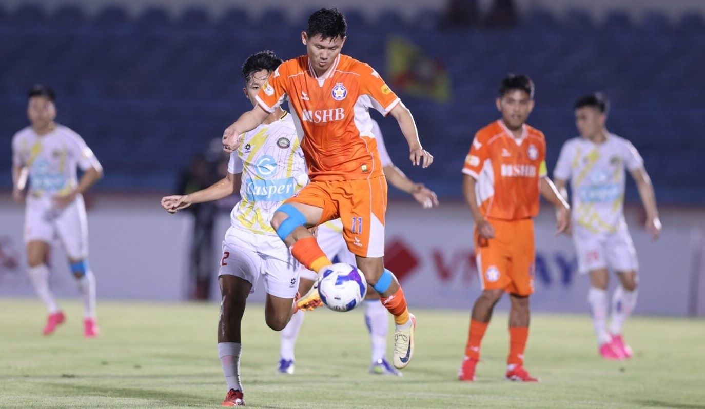 Da Nang hopes to stay in the league, while in the top group, The Cong Viettel has just changed coaches. Photo: VPF