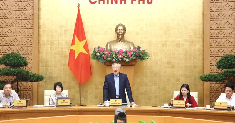 Hoàn Thiện Nghị Quyết Xây Dựng Trung Tâm Tài Chính Quốc Tế: Tăng Cường Phát Triển Kinh Tế Việt Nam