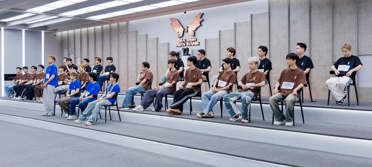 Cac thi sinh Tan binh toan nang. Anh: Nha san xuat show.