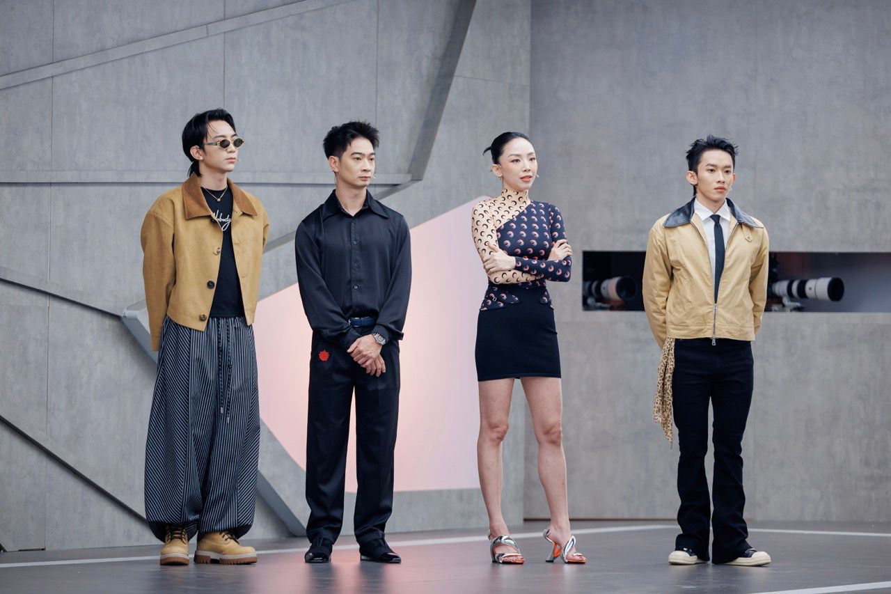 Los productores de Elf Hair, Kay Chen, Soobin en el nuevo soldado todopoderoso. El productor del show.