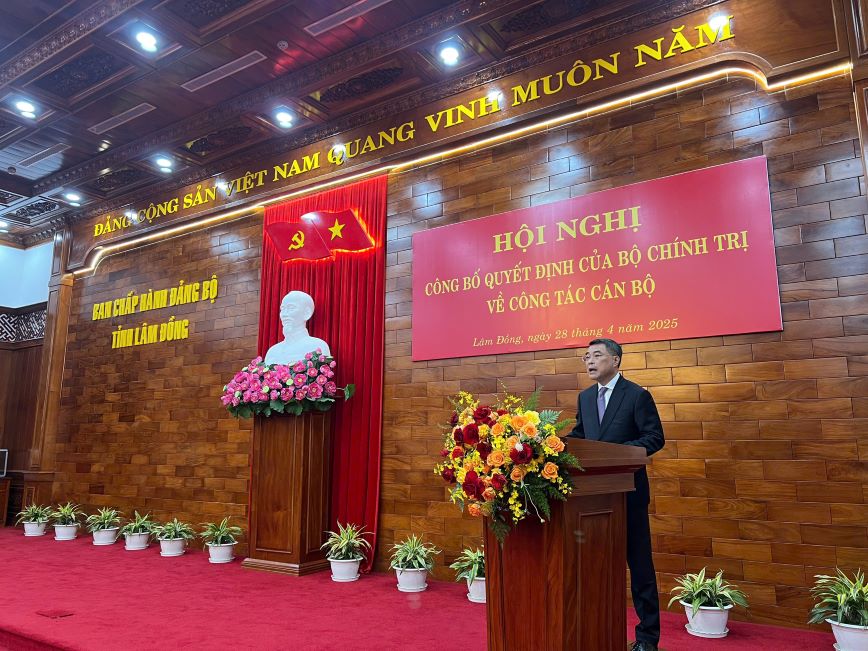Ong Le Minh Hung- Uy vien Bo Chinh tri, Bi thu Trung uong Dang, Truong Ban To chuc Trung uong phat bieu tai Hoi nghi. Anh: Lam Hong