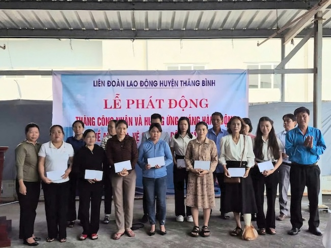 The Thang Binh District Labor Federation (Quang Nam) held a launching ceremony for Workers' Month 2025. Photo: Thai Binh