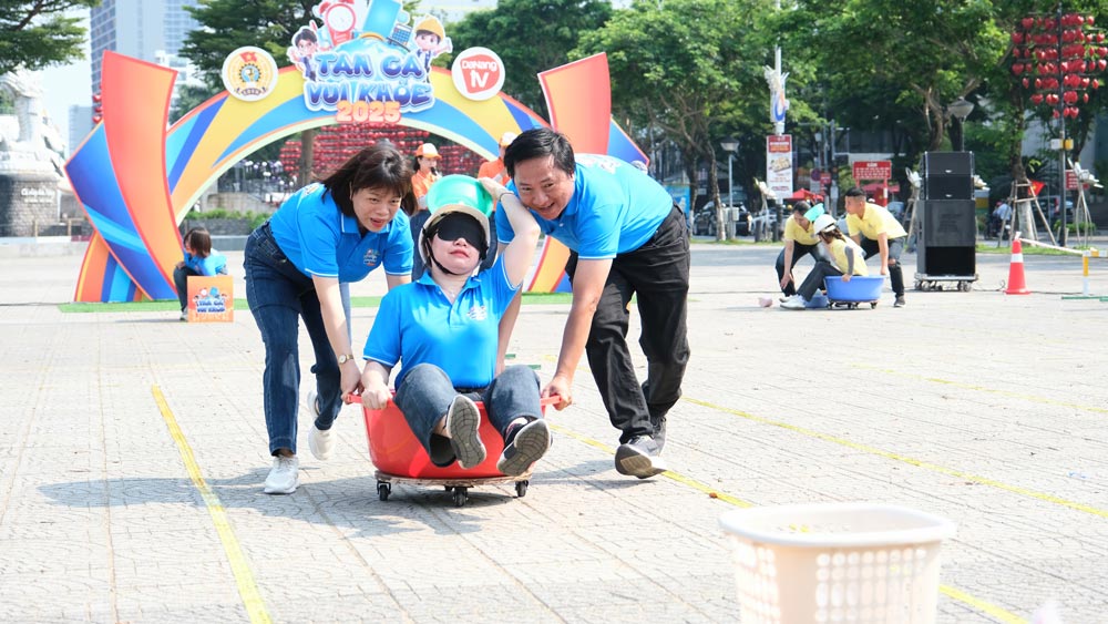 In 2025, the Da Nang City Labor Federation will continue to organize the game show "Tan ca vui - Khoe". Photo: Tra Van