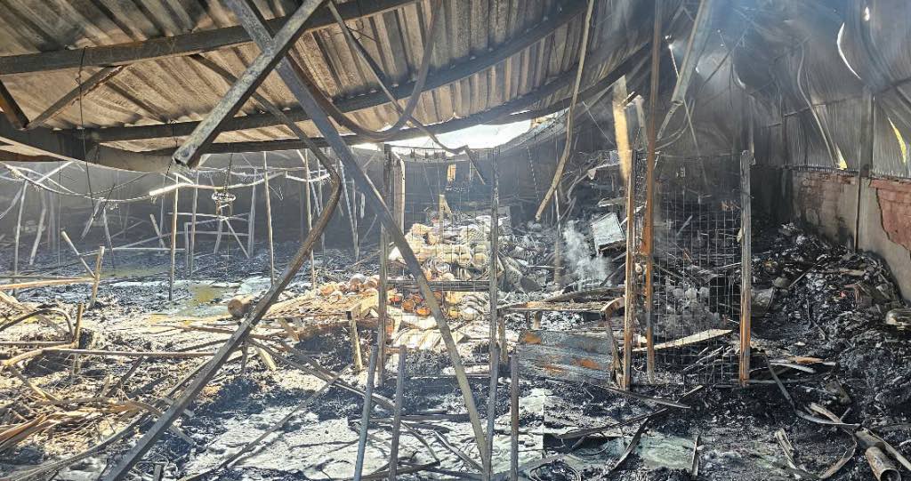 A clothing store in Cai Be district caught fire, causing heavy property damage. Photo: Thanh Nhan