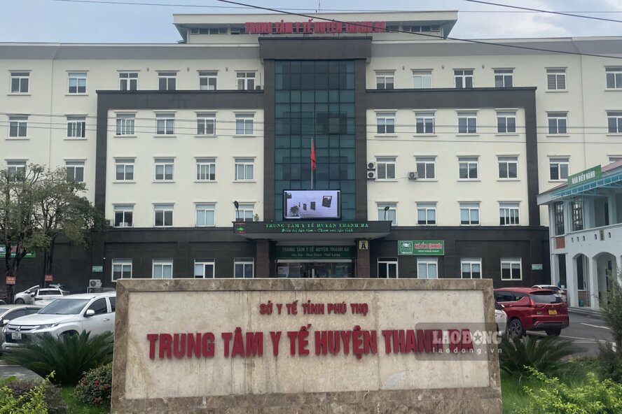 Trung tam Y te huyen Thanh Ba, tinh Phu Tho noi xay ra vu viec. Anh: To Cong.