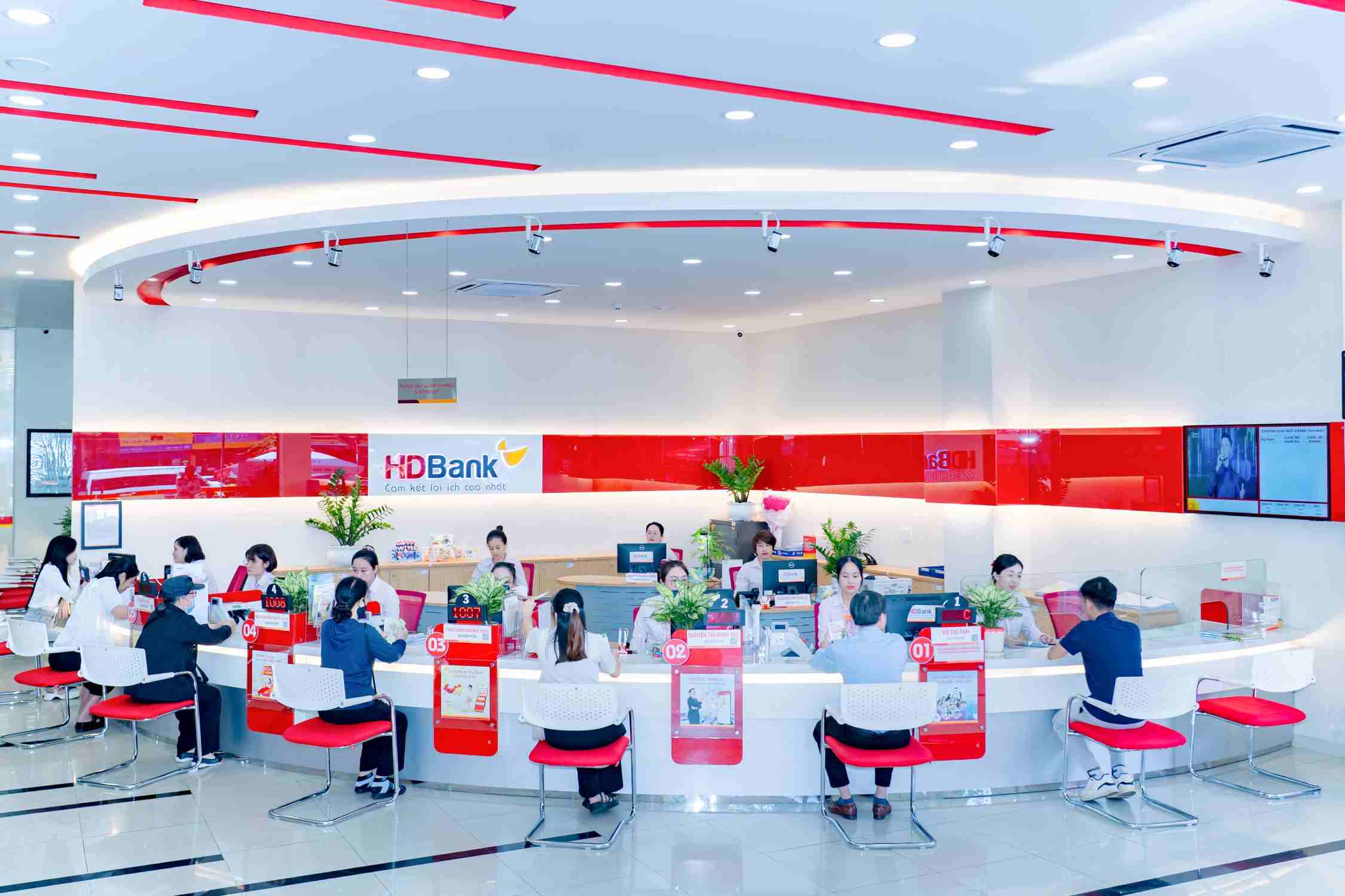HDBank earned more than VND 5,350 billion in the first quarter, leading in banking efficiency. Photo: HDBank