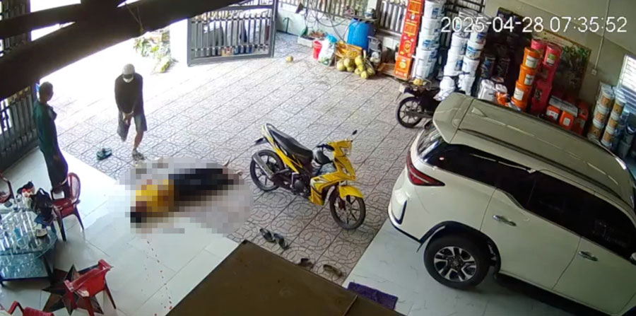Hien truong vu no sung giet nguoi tai huyen Tra On. Anh: Cong an cung cap