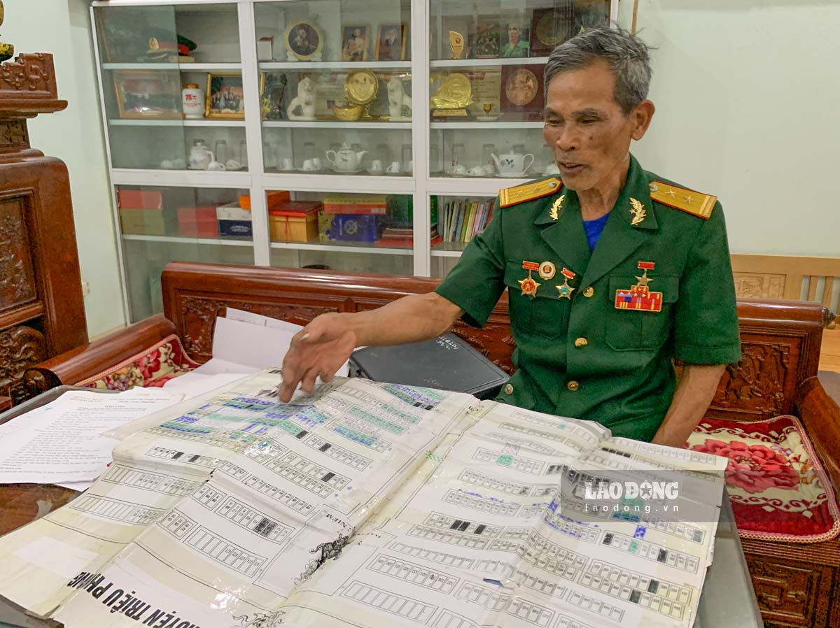The map was kept by Mr. Tinh throughout his 20-year journey to find his comrades' graves. Photo: Luong Ha