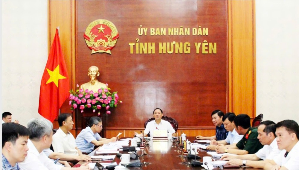 Los delegados asistieron a la reunion del Comite Permanente del Comite Popular Provincial y miembros del Comite Popular Hang Yen. Foto: Thu Yen
