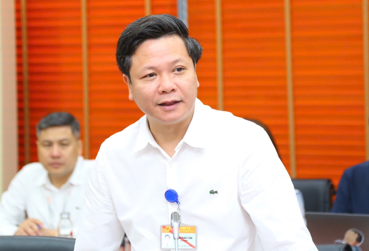 According to Mr. Phan Trung Tuan - Director of the Department of Local Government (Ministry of Home Affairs), the Politburo reviewed and commented on this project 3 times, carefully considering not keeping towns and cities under the provincial level. Photo: Huong Nha