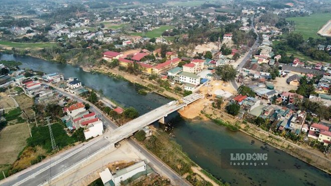 The People's Council of Tuyen Quang province passed a resolution on merging provinces and arranging commune-level administrative units. Photo: Viet Bac.