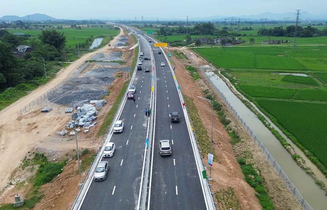 Chính thức thông xe gần 90km cao tốc Bắc - Nam ở Hà Tĩnh