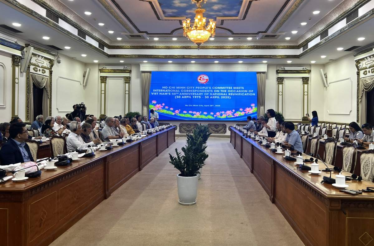 Toi 28.4, TPHCM to chuc buoi gap go voi dai dien lanh dao TPHCM va phong vien quoc te. Anh: Thanh Chan