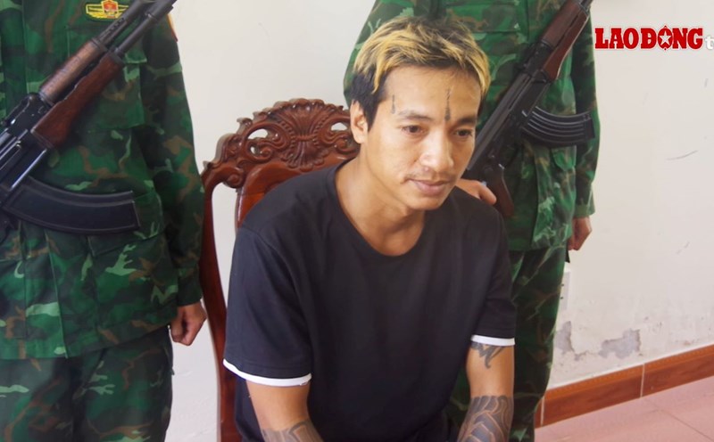 The working group of Trung Binh Border Guard Station took statements from Ngo Minh Trung related to illegal drug transportation