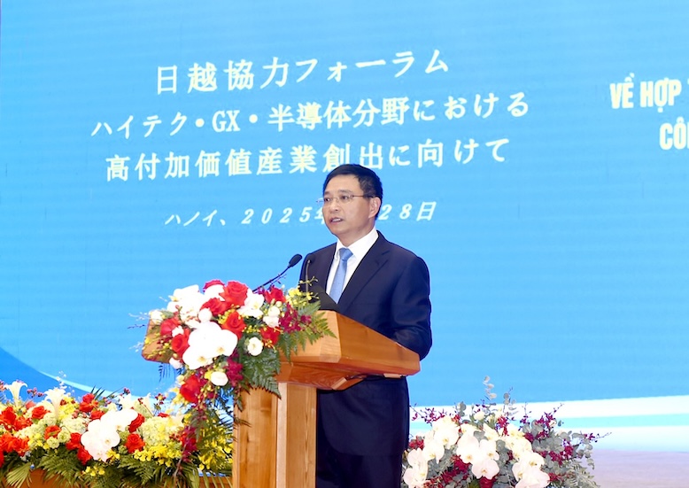 Bo truong Nguyen Van Thang khang dinh Bo Tai chinh se dam bao moi truong tai chinh minh bach, on dinh, tao thuan loi cho nha dau tu, gop phan thuc day hop tac Viet Nam Nhat Ban trong cong nghiep chien luoc, cong nghe cao, ban dan va doi moi sang tao. Anh: Bo Tai chinh