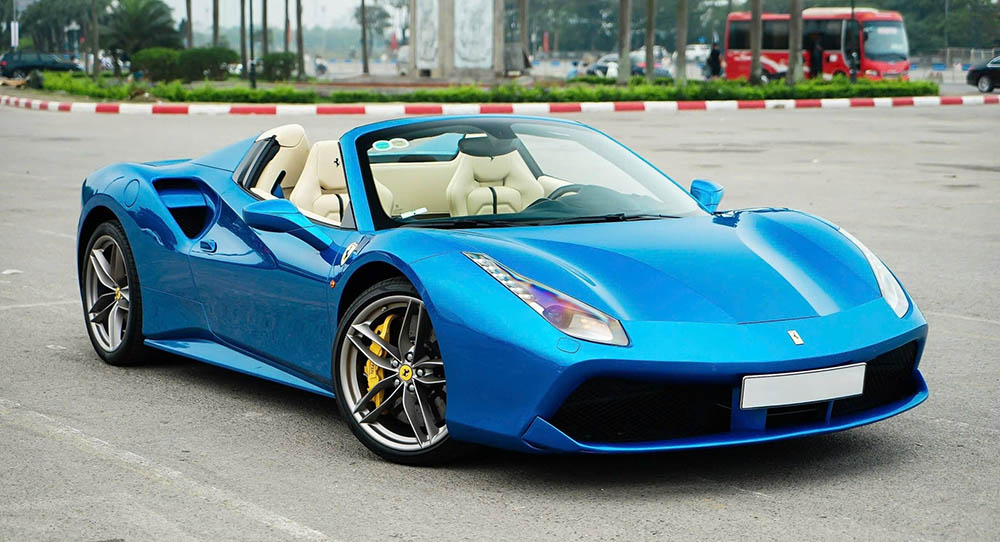 El Ferrari 488 Spider superdeportivo fue rapidamente adquirido por una empresaria en Hanoi. Imagen: cantidad