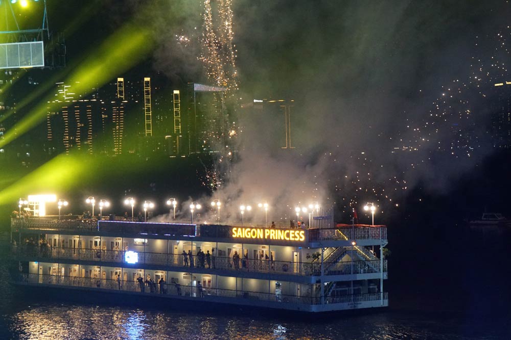 San pham du lich duong thuy TPHCM thu hut nguoi dan va du khach. Anh: Thanh Chan