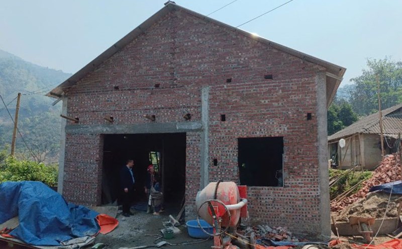 Localities in Lao Cai province strive to complete the plan to eliminate temporary and dilapidated houses by the end of May 2025. Photo: Dinh Dai