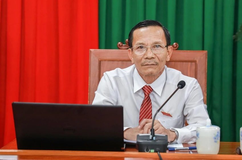 El Sr. Le Thanh Dong, Vicepresidente Permanente de la Junta de Administracion de la provincia de Fuyen, se jubila antes de tiempo. Foto de la fuente: