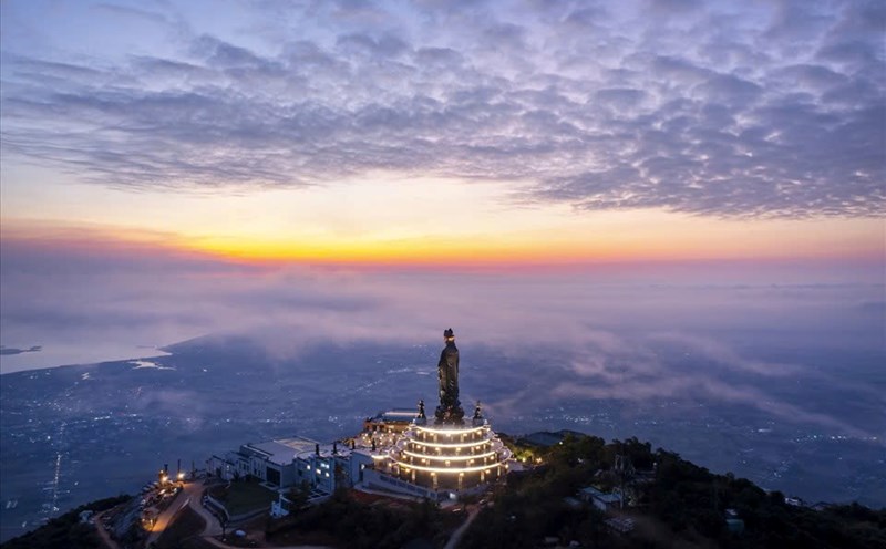 Ba Den Mountain Peak. Photo: Thu Hue
