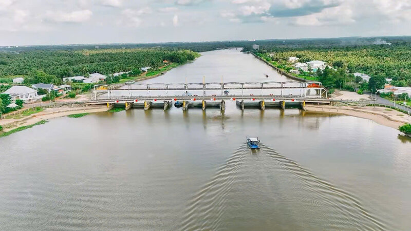 La infraestructura de transporte, de riego y de transporte ha desarrollado efectos positivos para el desarrollo socioeconomico. Imagen de la ciudad de Huanglong