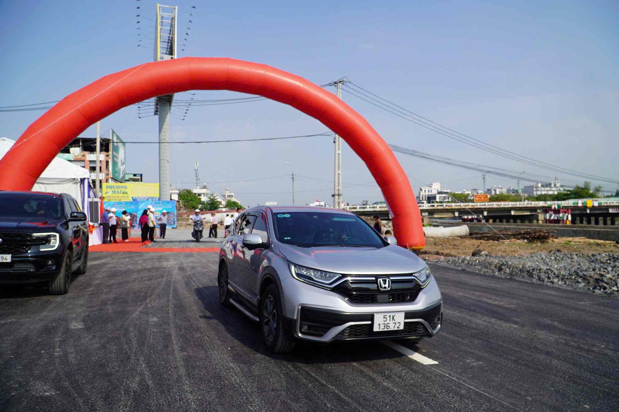 El trayecto en coche por el canal Tham Luong - Ben Cat a traves del distrito de Go Vap (TPHCM). Foto: Su hermano