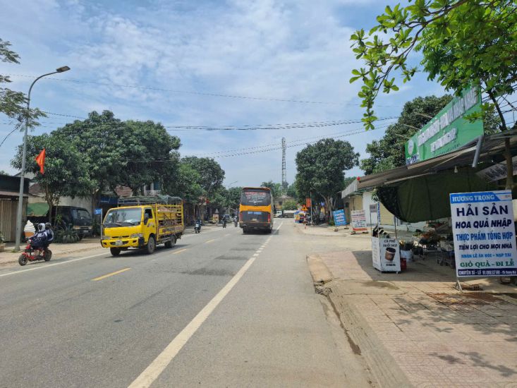 El pueblo de Dong Lu, con sus servicios, se desarrolla cada dia. Imagen de la pagina web de la Universidad de Hong Kong