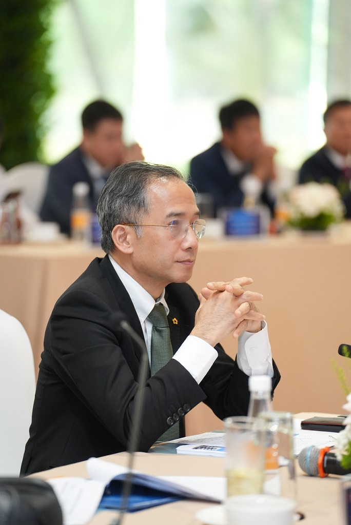 Chu tich HDTV Duong Thanh Francois. Anh Thu Binh