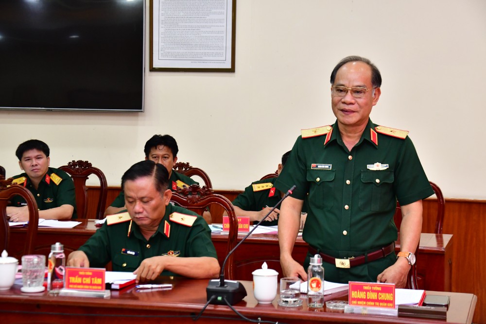 Major General Hoang Dinh Chung - Political Commissar of Military Region 7 - retired, waiting for his military service age to expire. Photo: Military Region 7