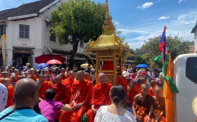 Exciting atmosphere at Tet Te Nuoc Luang Prabang, Laos. Photo: Ninh Cong Hoang