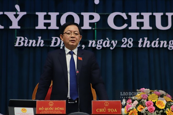Provincial Party Secretary and Chairman of Binh Dinh Provincial People's Council Ho Quoc Dung said that in the coming time, secretaries and chairmen who are assigned to key communes and wards without completing their tasks and promoting local development must be replaced. Photo: Hoai Luan