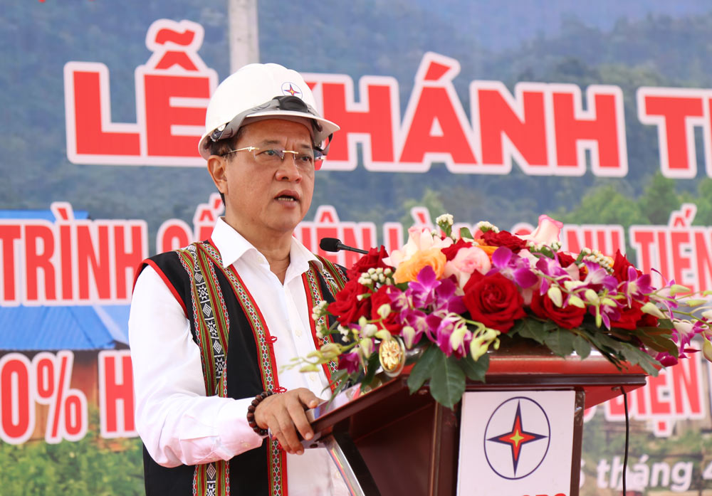 Ong Ngo Tan Cu - Tong giam doc EVNCPC phat bieu tai buoi le. Anh: Ngoc Thach