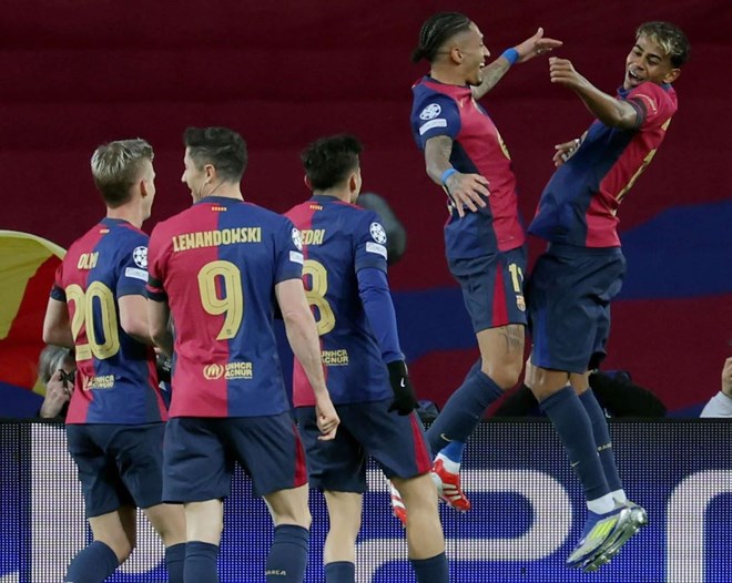 Barcelona dang huong toi cu an ba lich su tiep theo.  Anh: AFP