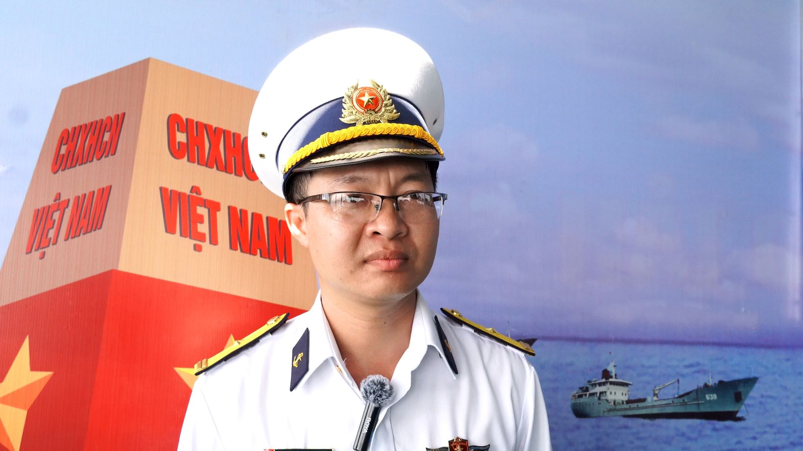 El mayor Nguyen Tien Xuan, hijo del martir Nguyen Mau Phong, murio en la defensa de la isla de Guam el 14 de marzo de 1988.