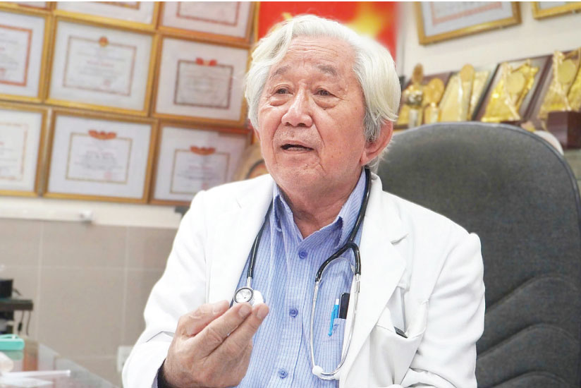 El Dr. Nguyen Huey Khang Duy - Director de la Compañia de Tratamiento y Desintoxicacion de Drogas de la Pulidad. Foto: Su hermano