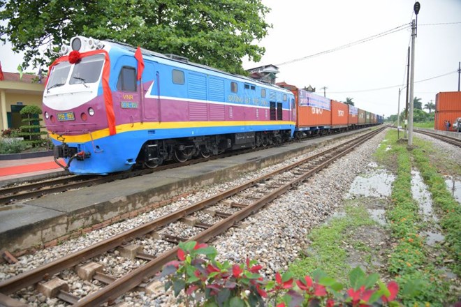 El desarrollo de la ley ferroviaria (enmendada) para crear una nueva motivacion para el desarrollo de la industria ferroviaria. Foto: Xuyen Dong.