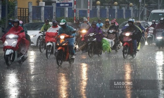 Dự báo miền Bắc có mưa rào và rải rác có dông từ chiều tối 30.4. Ảnh: Quang Minh
