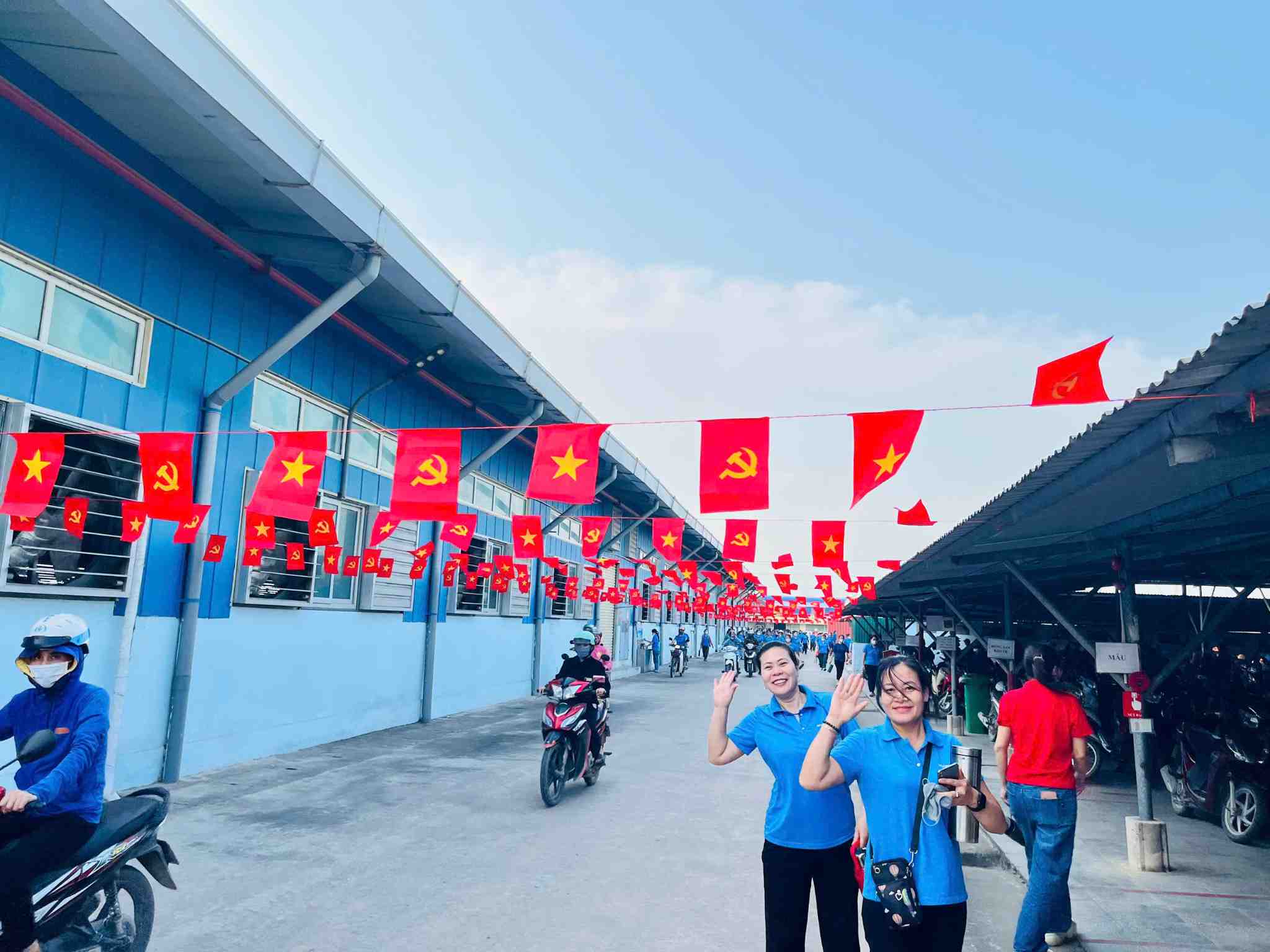 Niem vui cua cong nhan Nghe An truoc dai le. Anh: Ngoc Anh