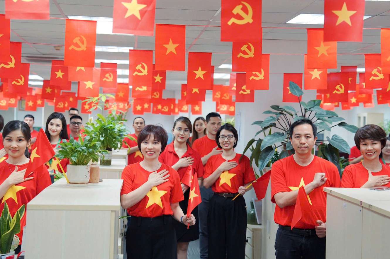 VPBanker tai khap 3 mien hao hung tham gia chien dich “Tu Hao Viet Nam”. Anh: VPBank
