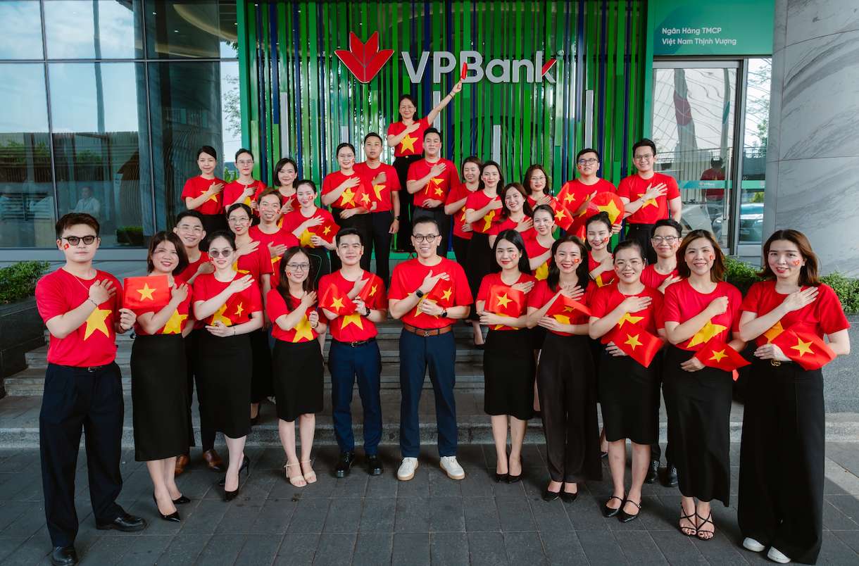50 nam thong nhat dat nuoc la dip de moi VPBanker y thuc trach nhiem va khat vong cong hien cho que huong, dat nuoc. Anh: VPBank