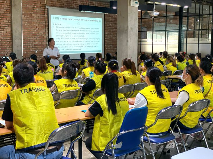 Mr. Nguyen Dinh Tu - TKG Taekwang Vina Joint Stock Company (Bien Hoa 2 Industrial Park, Bien Hoa City, Dong Nai) - has many initiatives to benefit the enterprise. Photo: Character provided
