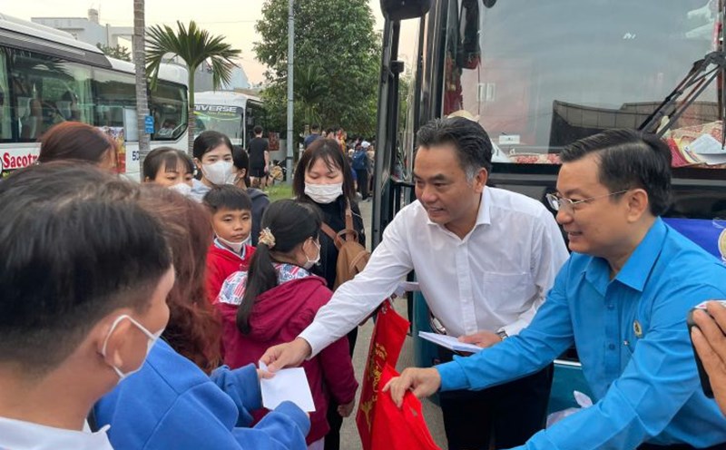 Binh Duong provincial leaders highly appreciated the union activities in recent years. Photo: Dinh Trong
