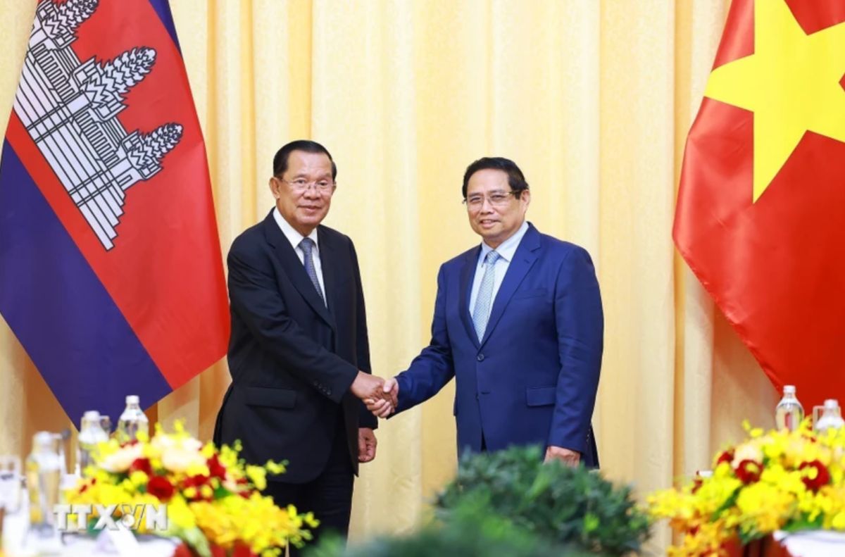 Politburo member, Prime Minister Pham Minh Chinh and President of the Cambodian People's Party, President of the Cambodian Senate Hun Sen. Photo: VNA