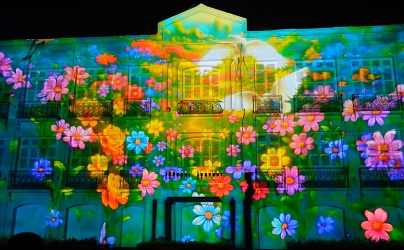 The 3D movie Mapping tells the story of Da Nang. Photo: Tran Thi